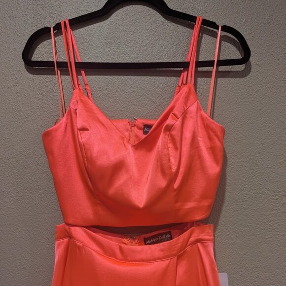 NWT- Midnight Doll 2-Piece Formal Dress – Neon Orange Satin – Size 7 ✨🧡 - Picture 2 of 7